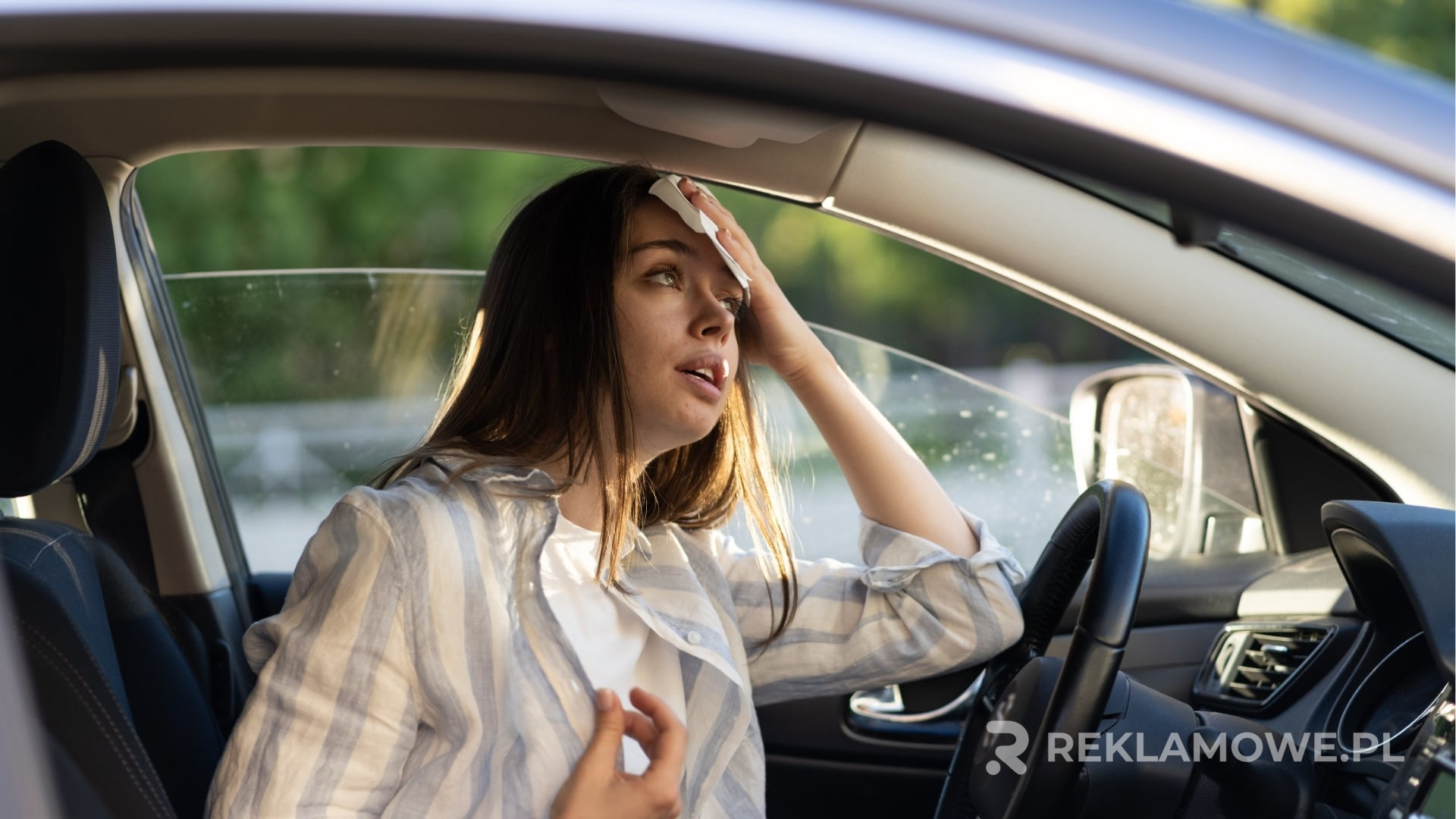 Kolorowe chusteczki reklamowe z logo firmy