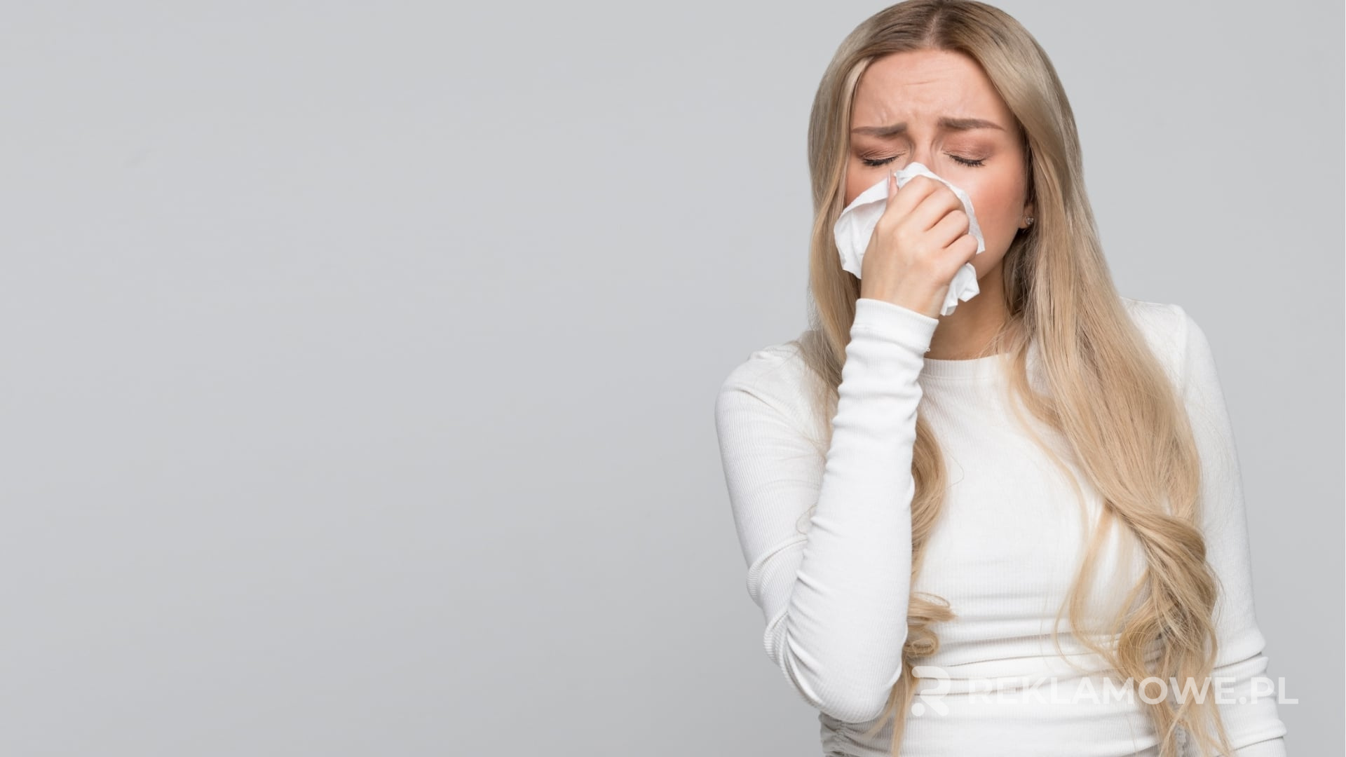 Chusteczki reklamowe na stoisku targowym