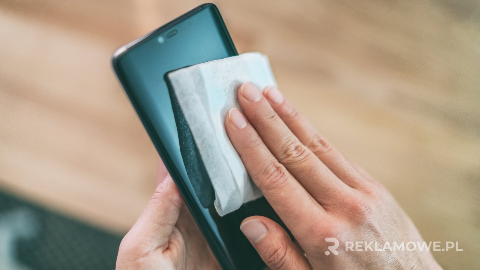 Nowoczesne trendy w designie chusteczek reklamowych